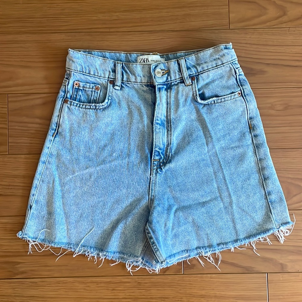 Zara - 90s Long Short, size 2